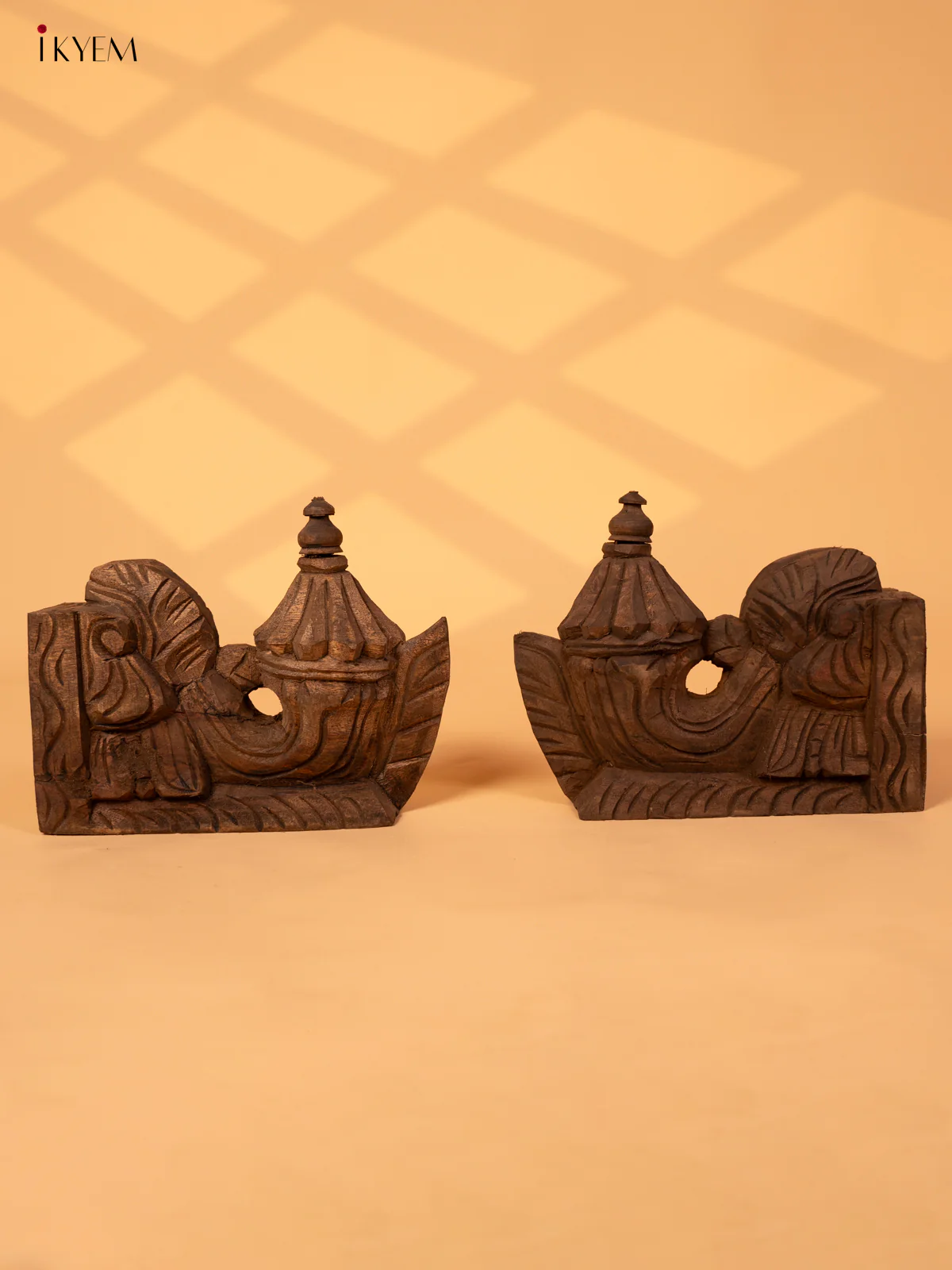 Hand Carved Yazhi Wooden Wall Bracket - KL10116 - Image 2