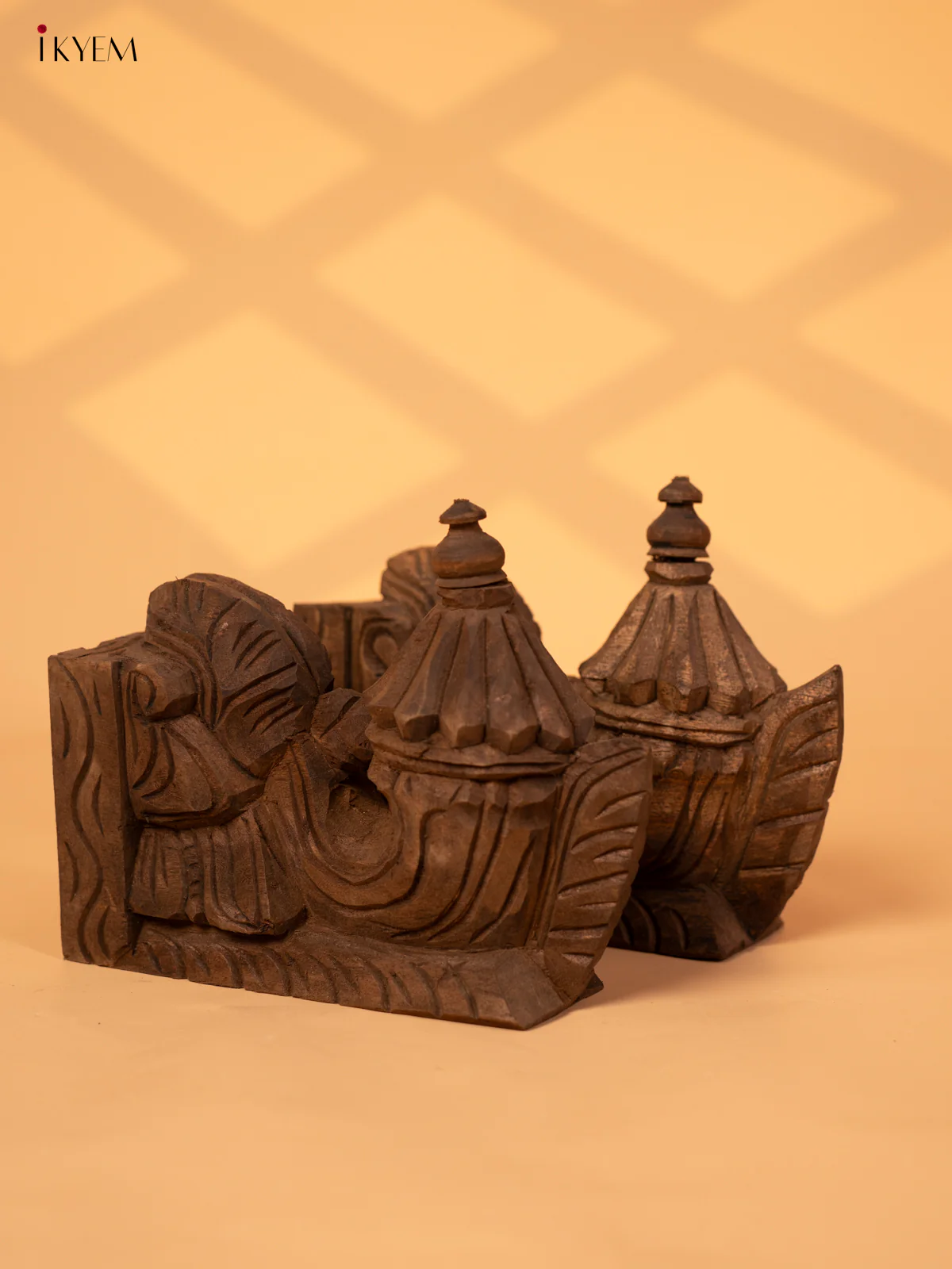 Hand Carved Yazhi Wooden Wall Bracket - KL10116 - Image 3
