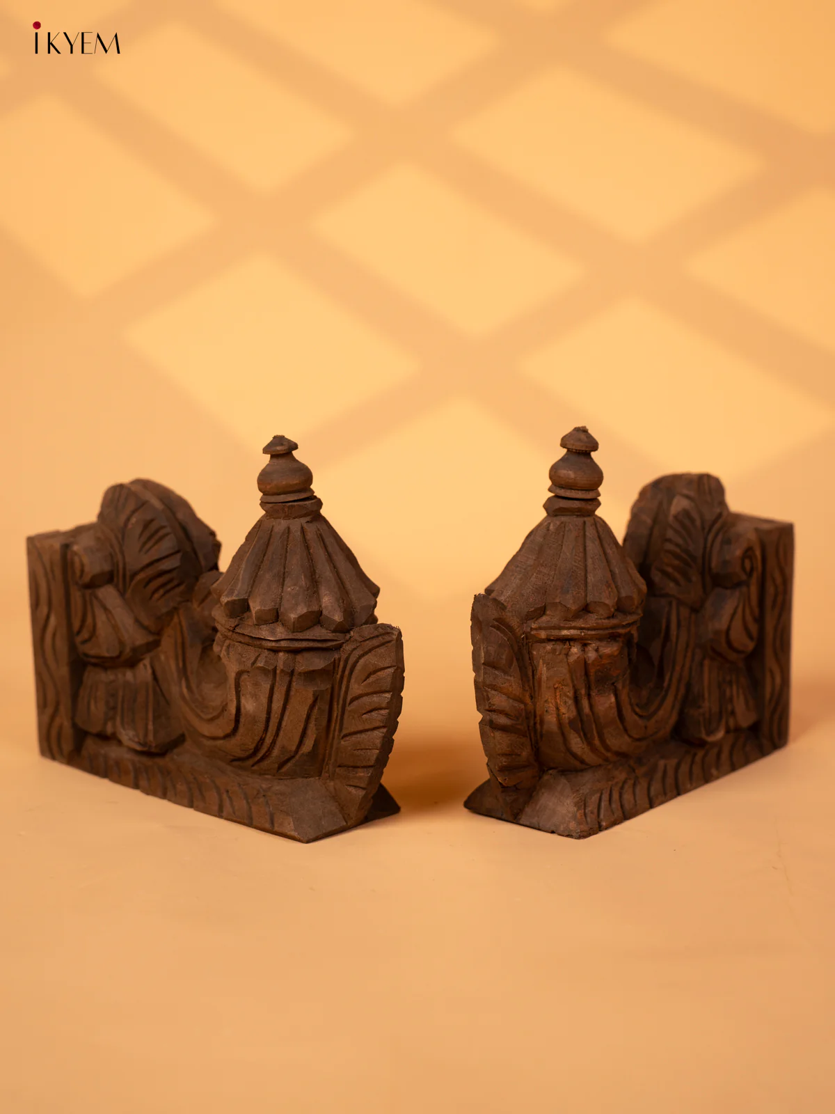 Hand Carved Yazhi Wooden Wall Bracket - KL10116 - Image 5