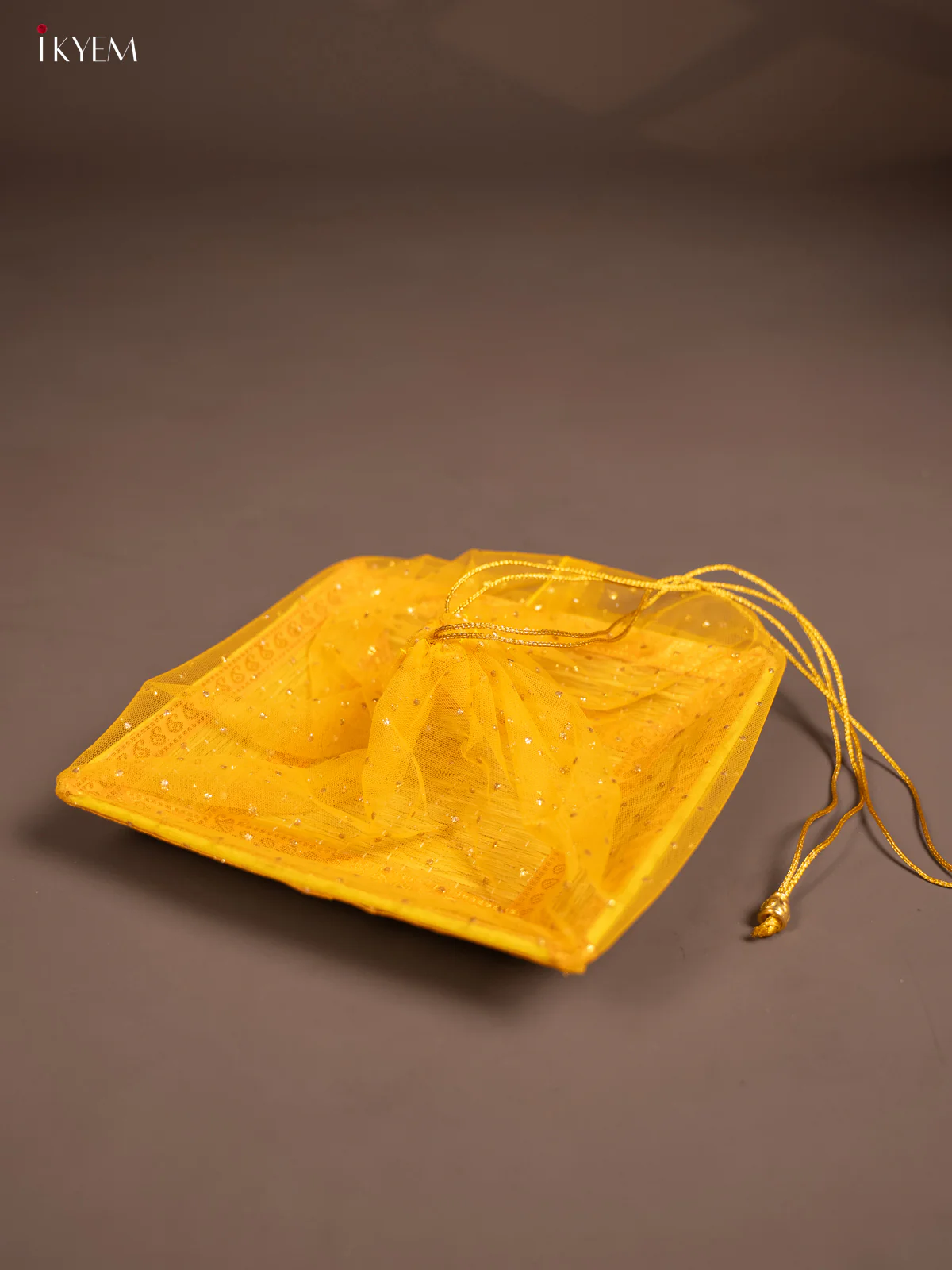 Yellow Korai tray with Potli - KE29176 - Image 3